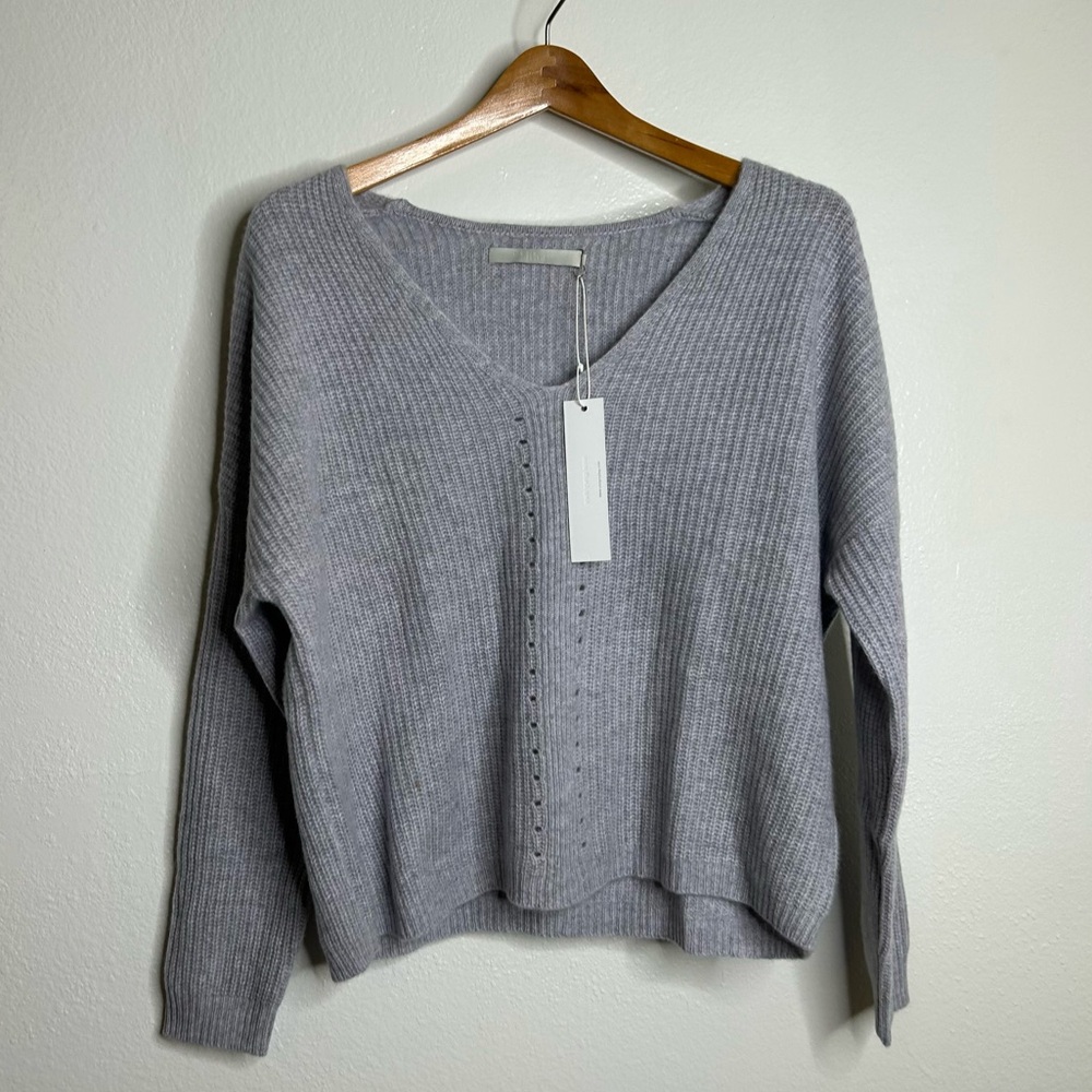 NWT 100% Cashmere Textured Ribbed V - Neck Pullover Gray Sweater Size XS - Picture 6 of 16